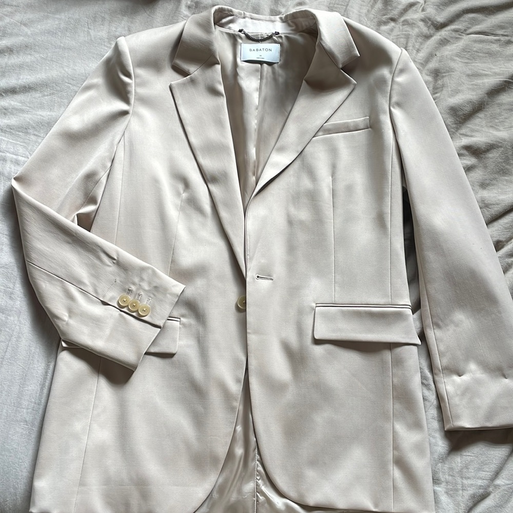 Babaton (Aritzia) Oversized cream blazer Sz M